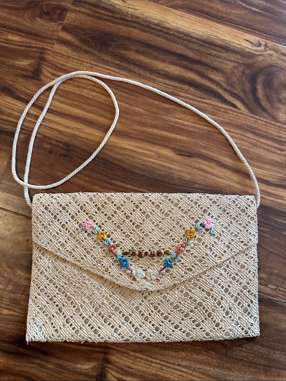 Woven Straw Crossbody Floral Envelope Vintage 70s 80s Bag